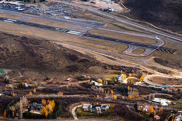 2025_10_23_CO_Aspen_Airport_4-2