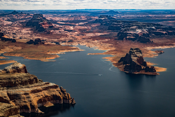 Lake Powell on the border of AZ and UT (1 of 1)-2